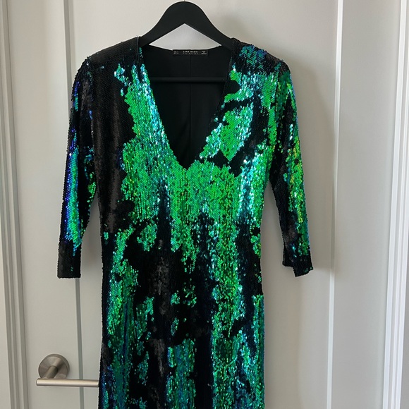 Zara- mini sequinned mermaid dress SIZE S - Picture 1 of 4